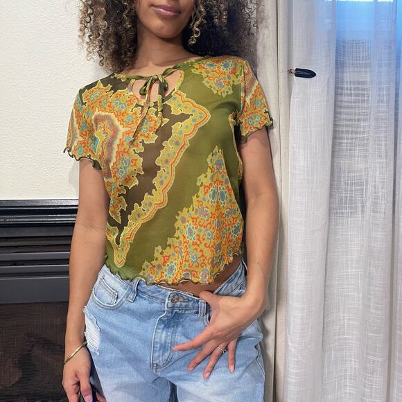 Vintage 00s euro mesh abstract floral graphic tee with lettuce hem (S/M) - Picture 8 of 9